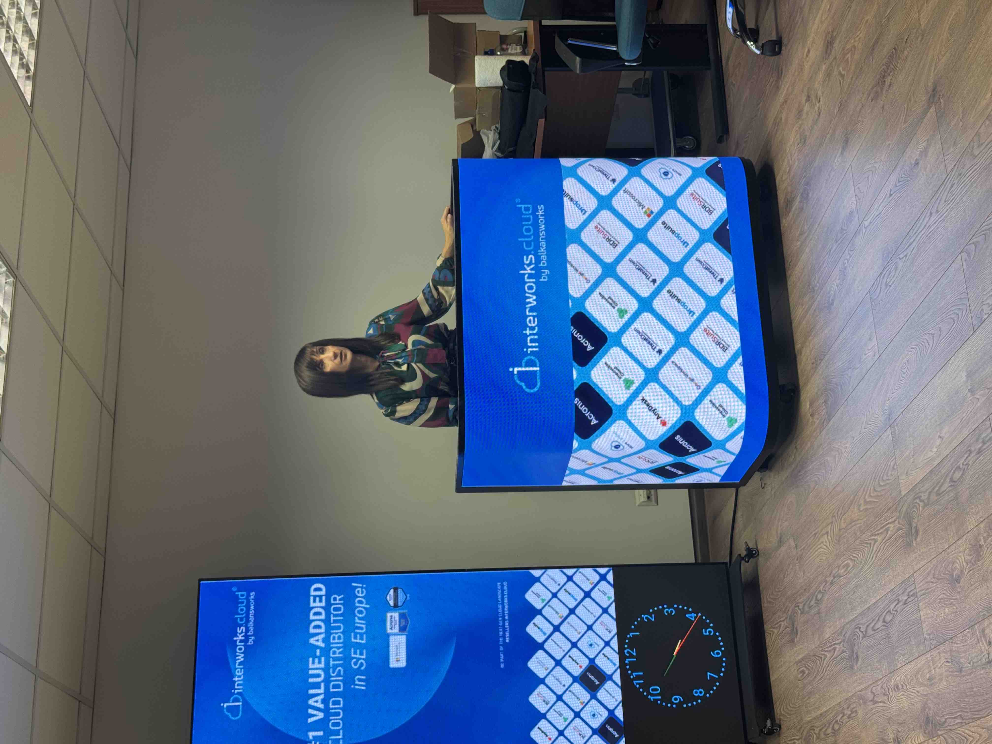 LED poster display showcase